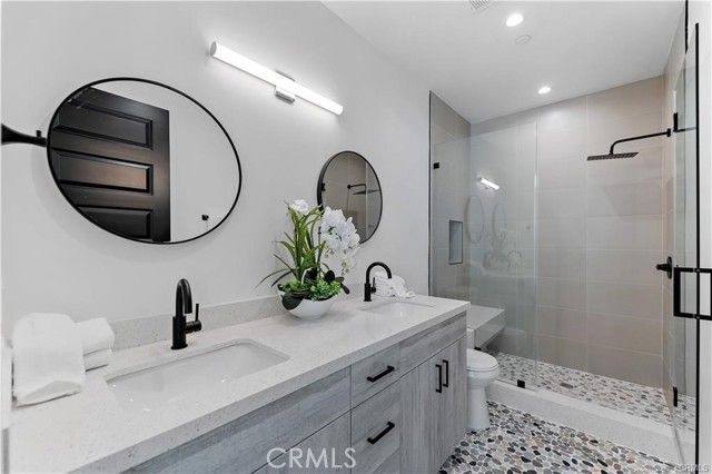 11858 W Flower Lane, Valley Village, CA 91607