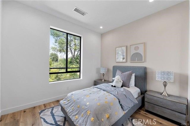 11858 W Flower Lane, Valley Village, CA 91607