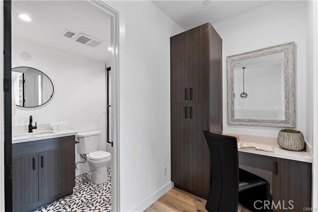 11858 W Flower Lane, Valley Village, CA 91607