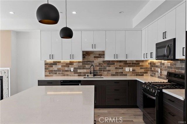 11858 W Flower Lane, Valley Village, CA 91607