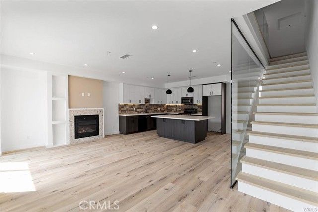 11858 W Flower Lane, Valley Village, CA 91607