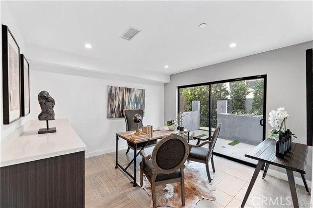 11858 W Flower Lane, Valley Village, CA 91607