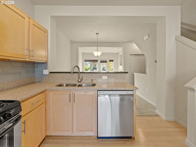 290 Nw 116TH Ave 106, Portland, OR 97229