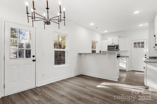 2533 Meadow Crossing Drive, Dallas, NC 28034