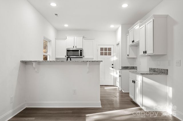 2533 Meadow Crossing Drive, Dallas, NC 28034