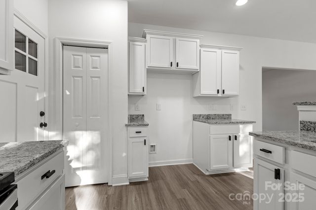 2533 Meadow Crossing Drive, Dallas, NC 28034