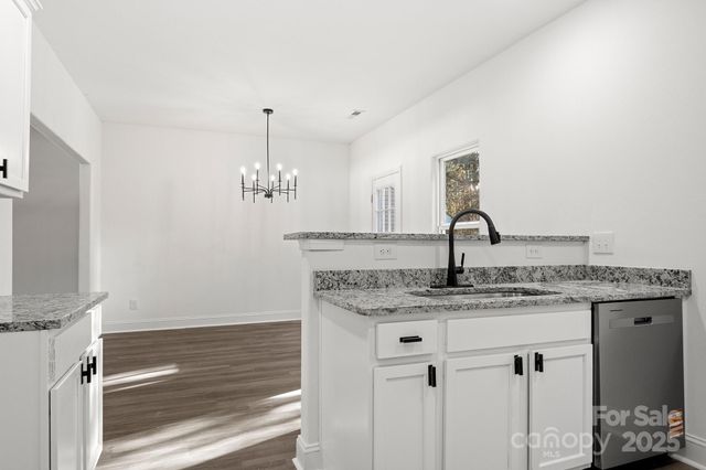 2533 Meadow Crossing Drive, Dallas, NC 28034