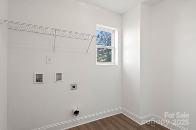 2533 Meadow Crossing Drive, Dallas, NC 28034