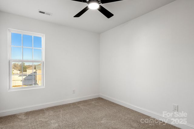 2533 Meadow Crossing Drive, Dallas, NC 28034