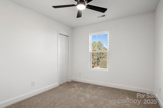 2533 Meadow Crossing Drive, Dallas, NC 28034