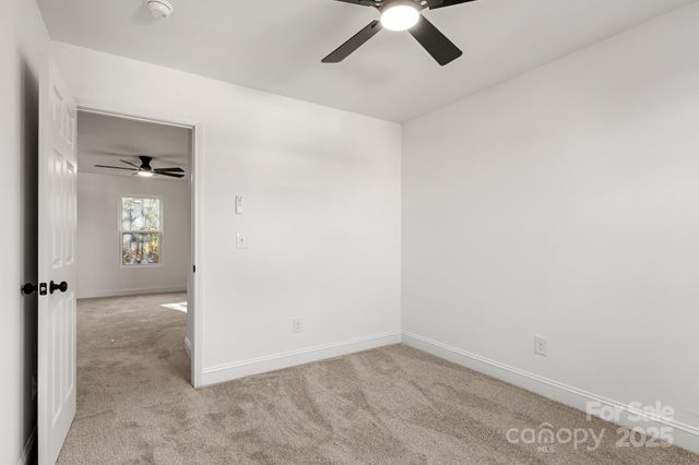 2533 Meadow Crossing Drive, Dallas, NC 28034