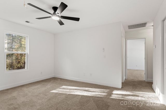 2533 Meadow Crossing Drive, Dallas, NC 28034