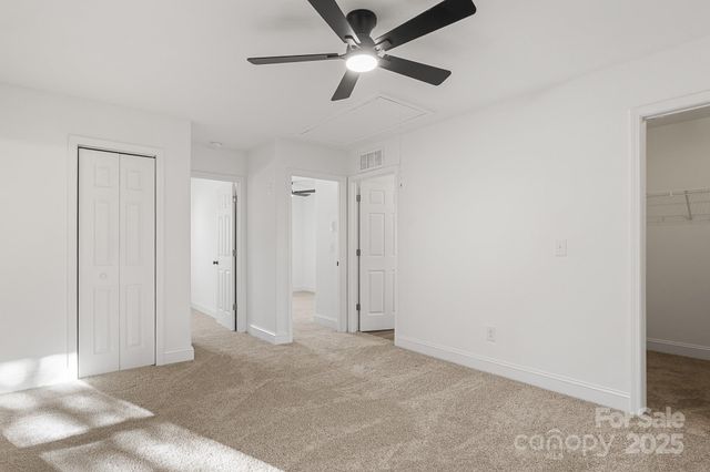 2533 Meadow Crossing Drive, Dallas, NC 28034