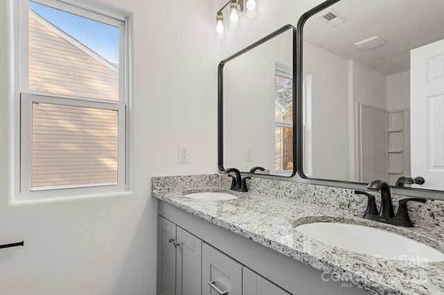 2533 Meadow Crossing Drive, Dallas, NC 28034