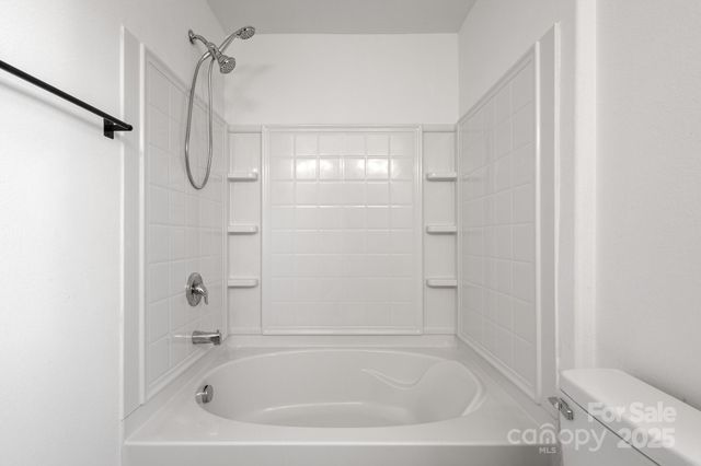 2533 Meadow Crossing Drive, Dallas, NC 28034