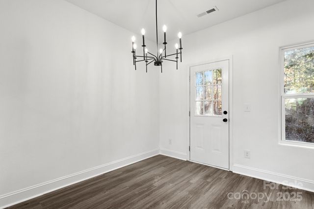 2533 Meadow Crossing Drive, Dallas, NC 28034