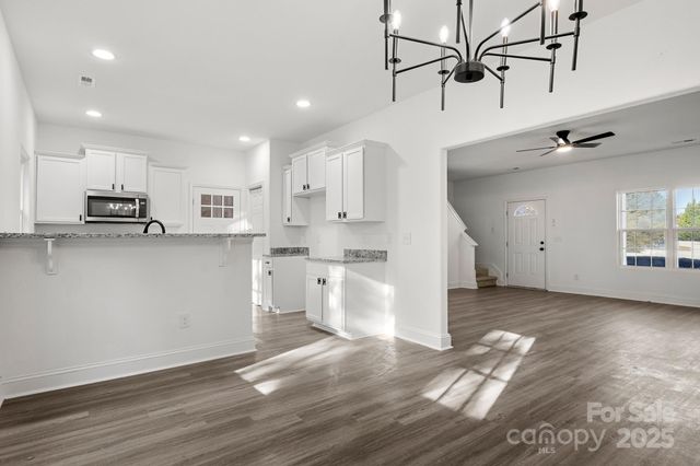 2533 Meadow Crossing Drive, Dallas, NC 28034