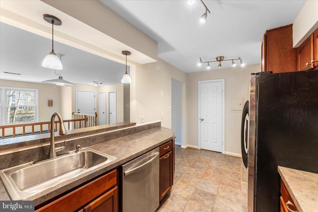 12569 KEMPSTON LN, Woodbridge, VA 22192