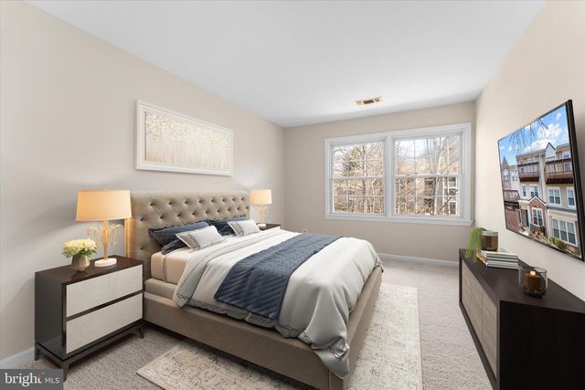 12569 KEMPSTON LN, Woodbridge, VA 22192