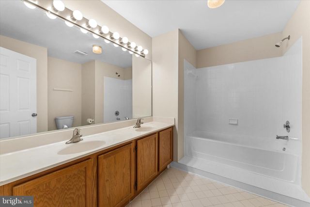 12569 KEMPSTON LN, Woodbridge, VA 22192