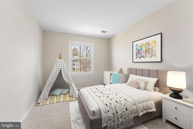 12569 KEMPSTON LN, Woodbridge, VA 22192