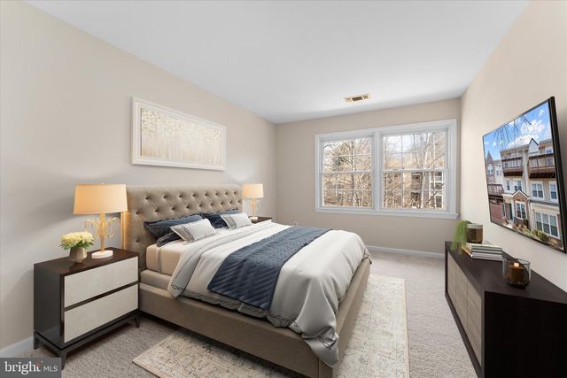 12569 KEMPSTON LN, Woodbridge, VA 22192