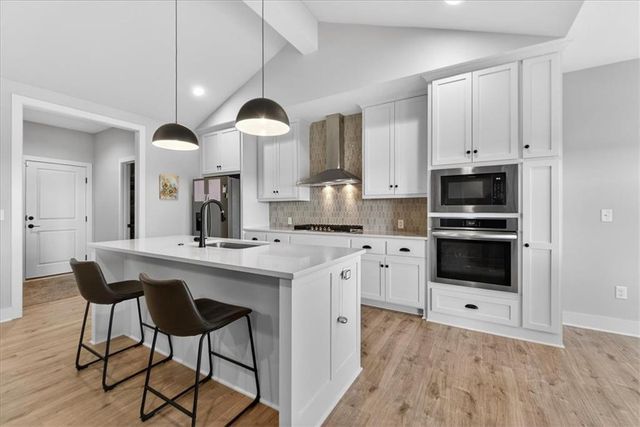 17120 W 168th Place, Olathe, KS 66062