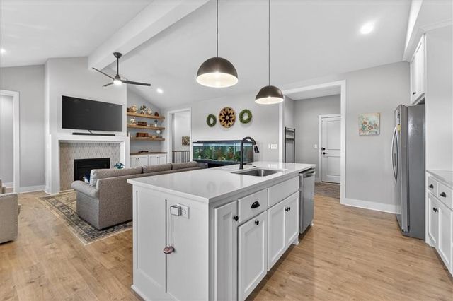 17120 W 168th Place, Olathe, KS 66062