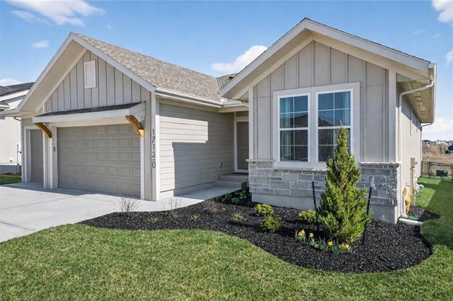 17120 W 168th Place, Olathe, KS 66062