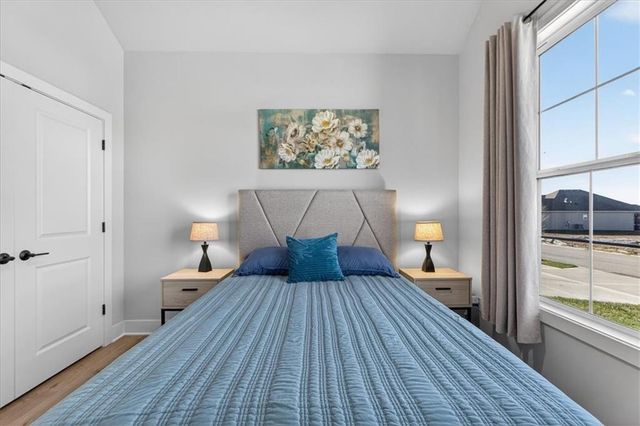 17120 W 168th Place, Olathe, KS 66062