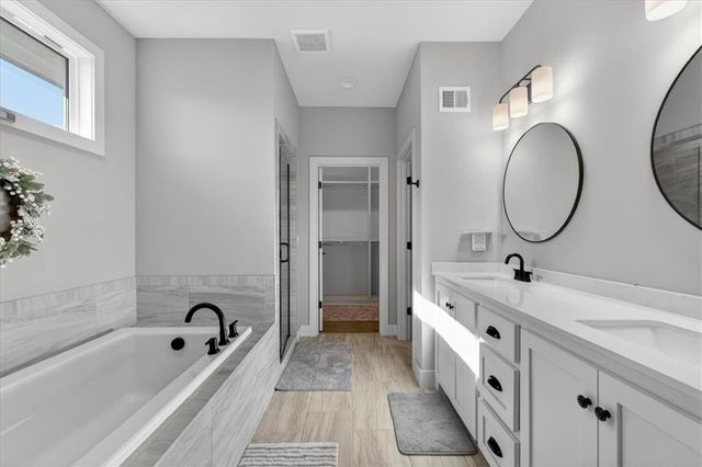 17120 W 168th Place, Olathe, KS 66062