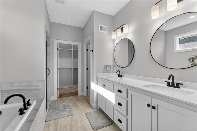 17120 W 168th Place, Olathe, KS 66062