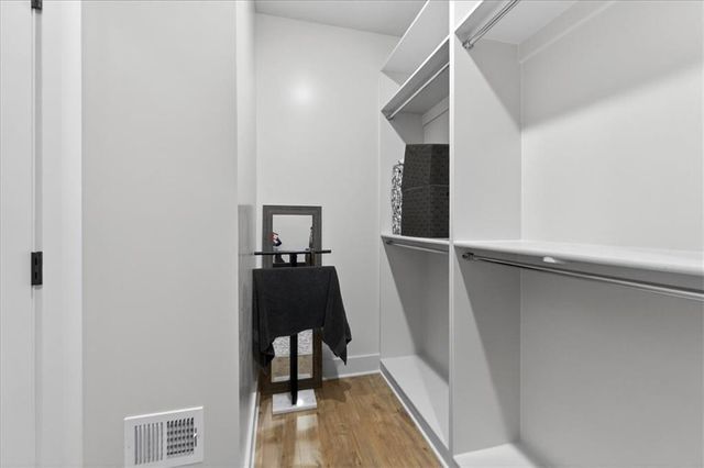 17120 W 168th Place, Olathe, KS 66062