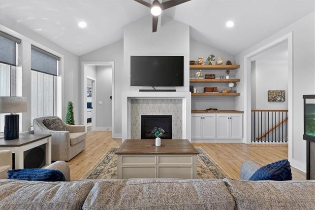 17120 W 168th Place, Olathe, KS 66062