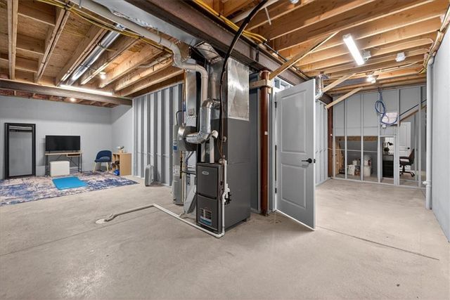 17120 W 168th Place, Olathe, KS 66062