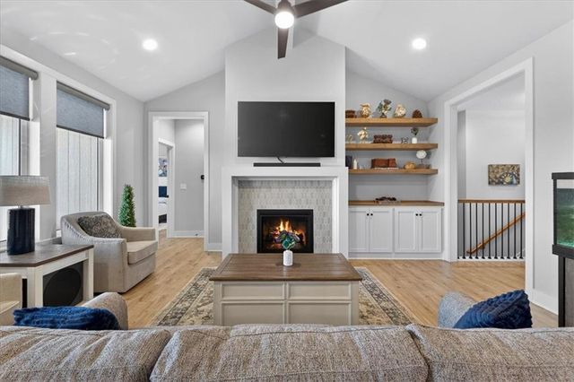 17120 W 168th Place, Olathe, KS 66062