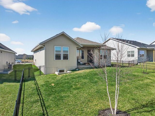 17120 W 168th Place, Olathe, KS 66062