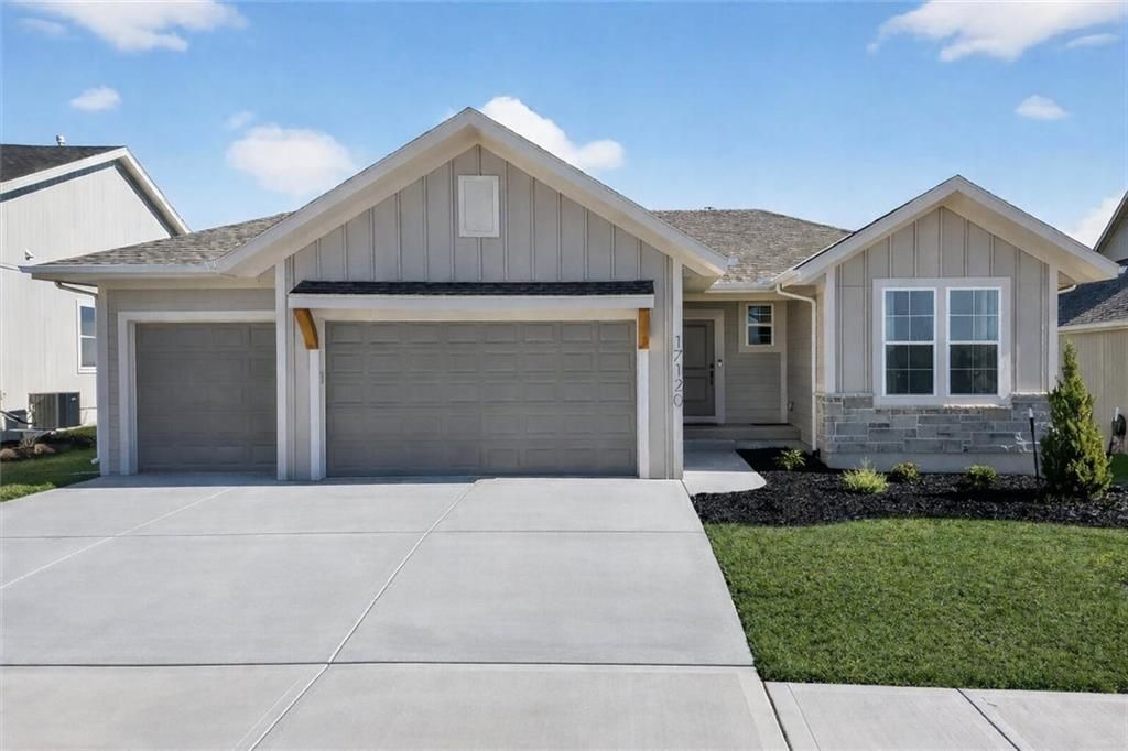 17120 W 168th Place, Olathe, KS 66062