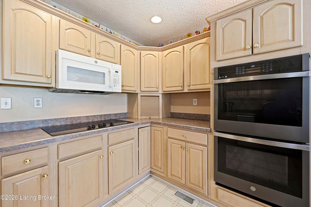 287 Woods Bend Dr, Brooks, KY 40109