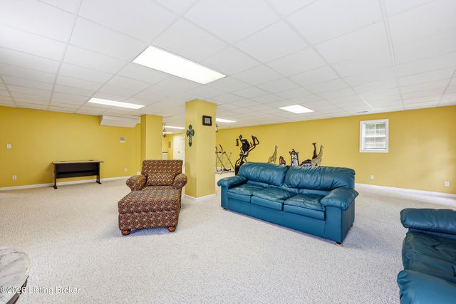 287 Woods Bend Dr, Brooks, KY 40109