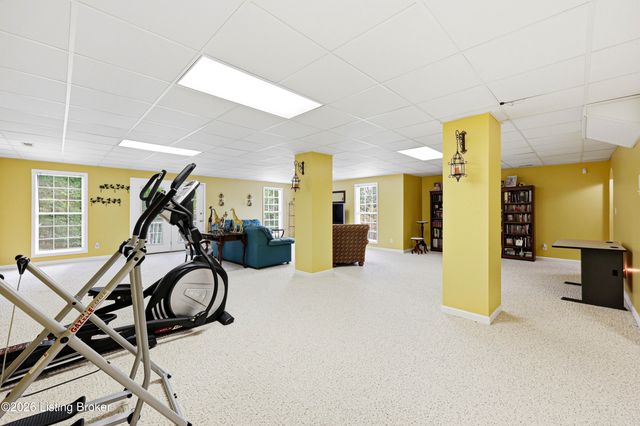 287 Woods Bend Dr, Brooks, KY 40109