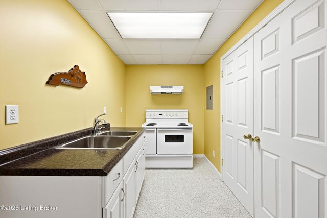 287 Woods Bend Dr, Brooks, KY 40109