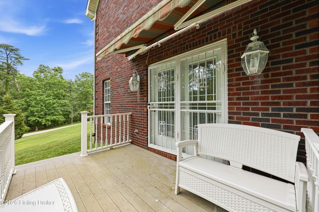 287 Woods Bend Dr, Brooks, KY 40109