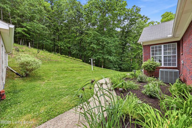 287 Woods Bend Dr, Brooks, KY 40109
