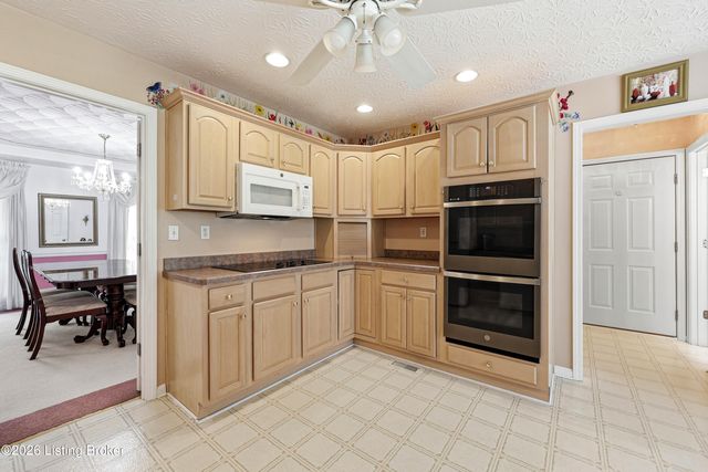 287 Woods Bend Dr, Brooks, KY 40109