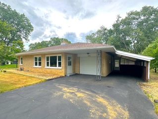 2810 15th Street, Winthrop Harbor, IL 60096