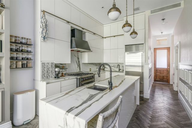 457 W 22ND Street EF, New York City, NY 10011