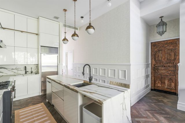 457 W 22ND Street EF, New York City, NY 10011