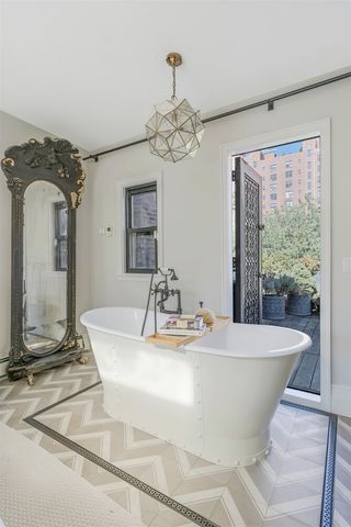 457 W 22ND Street EF, New York City, NY 10011