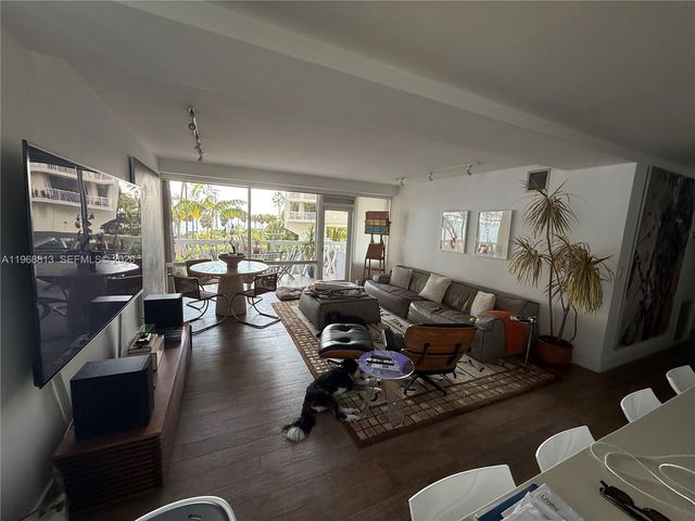 1430 Brickell Bay Dr 205, Miami, FL 33131